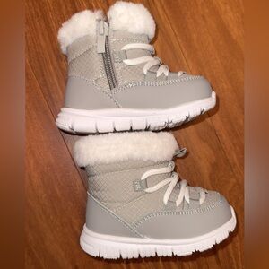 BRAND NEW Girls Snow Boots Warm Winter Fur Line